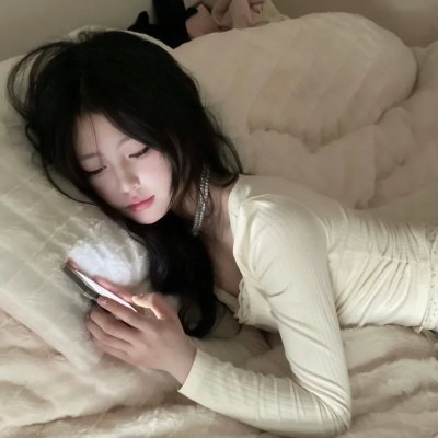 穿着旗袍的女孩